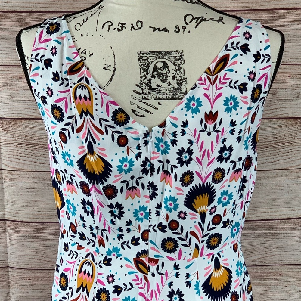 Boden Sleeveless Dress Flared Bottom - Picture 4 of 10
